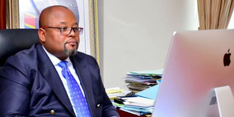 Assemblée nationale: le député Joseph Nkoy adresse une question écrite à Aimé Boji au sujet de la mécanisation des Inspecteurs du travail