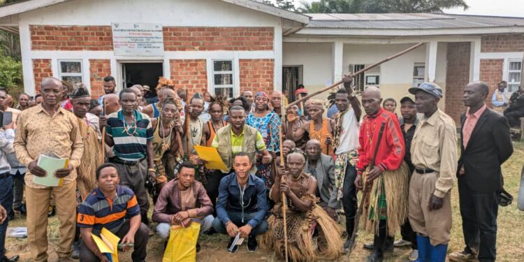 Sud-Kivu : des communautés de Shabunda et Mwenga obtiennent des titres fonciers pour leurs forêts communautaires