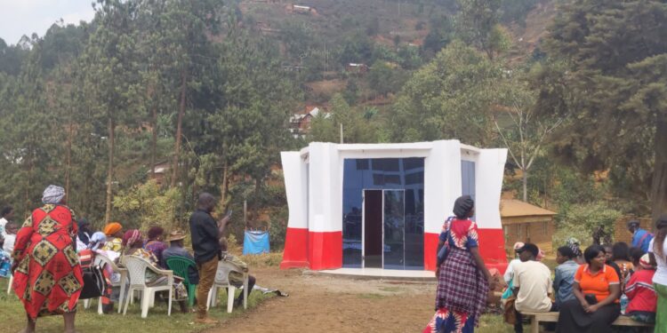 Walungu : des DDH se rendent à Kaziba pour un hommage aux victimes du massacre de 1996