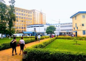 Sud Kivu : des anciens étudiants de l’UOB s’opposent à l’attribution de diplômes de médecine aux étudiants de BIOSADEC sans évaluation