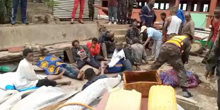 Naufrage sur le lac Kivu : le député national Théo Ngwabidje Kasi se dit profondément affligé par les lourdes pertes en vies humaines