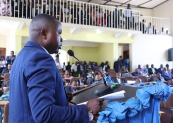 Sud-Kivu : les députés Jackson Kalimba et Lebon Balungwe endossent la proposition d’édit portant mécanismes du financement innovant de l’éducation