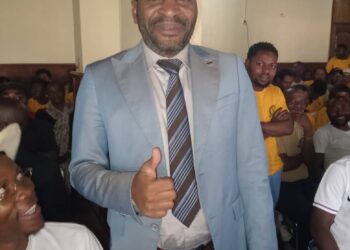 Sud Kivu : Le député provincial John Billionnaire remonte le moral des coiffeurs