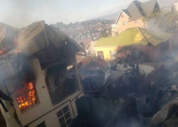 Bukavu: Des maisons et boutiques prennent feu sur avenue Evariste Baganda à Nguba au quartier Nyalukemba.