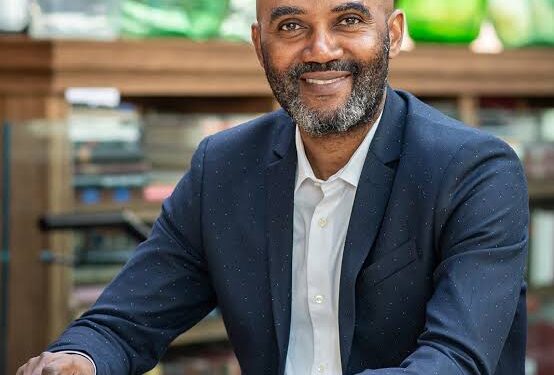 Portrait de Bernard Muhindo : Un homme d’affaires visionnaire à la tête du Ministère des Finances au Sud-Kivu