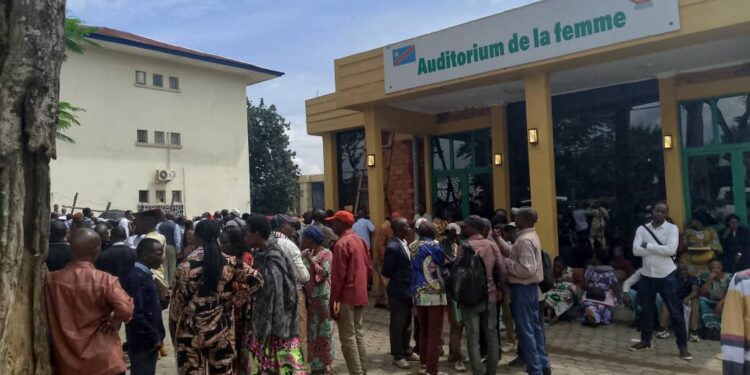 Sud-Kivu : Les agents de la fonction publique crient au scandale suite au monnayage des opérations de contrôle biométrique