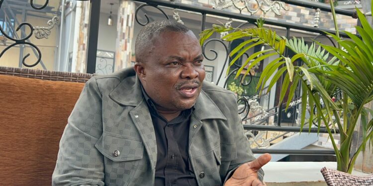 Agression du M23 soutenu par le Rwanda : en séjour au Sud-Kivu, le notable John Cebweru apaise la population