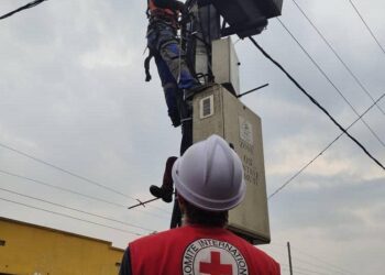 Goma : avec les équipes de Virunga, le CICR rétablit le courant électrique dans certains quartiers