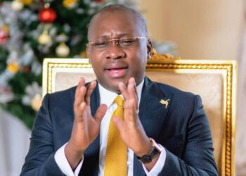 Guy Loando et son Engagement pour la Paix à l’Est de la RDC : Entre Patriotisme et Stratégie Politique