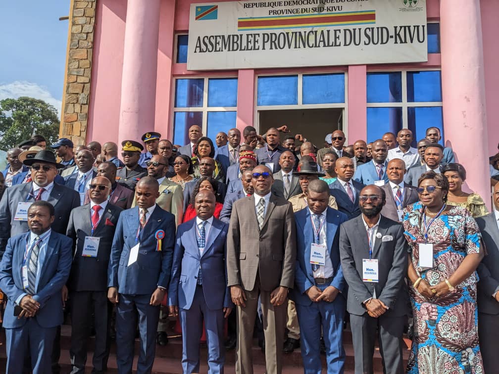 Bukavu : le Resto Bar BISHEF accueille les nouveaux députés après la cérémonie d&rsquo;installation pour un cocktail
