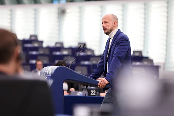 Agression rwandaise : Un député européen dénonce la politique de deux poids deux mesures qu’appliquent les États-Unis