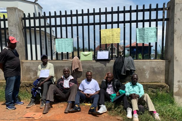 Sud-Kivu: des anciens agents de la SNEL en sit-in pour non-respect de leur protocole d’accord par leur employeur.