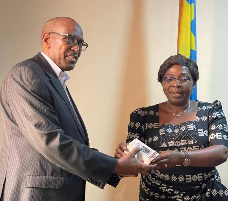Sud-Kivu : Élue députée provinciale, la Ministre de la santé Kinja Mwendanga cède son fauteuil au Commissaire Byabagabo 
