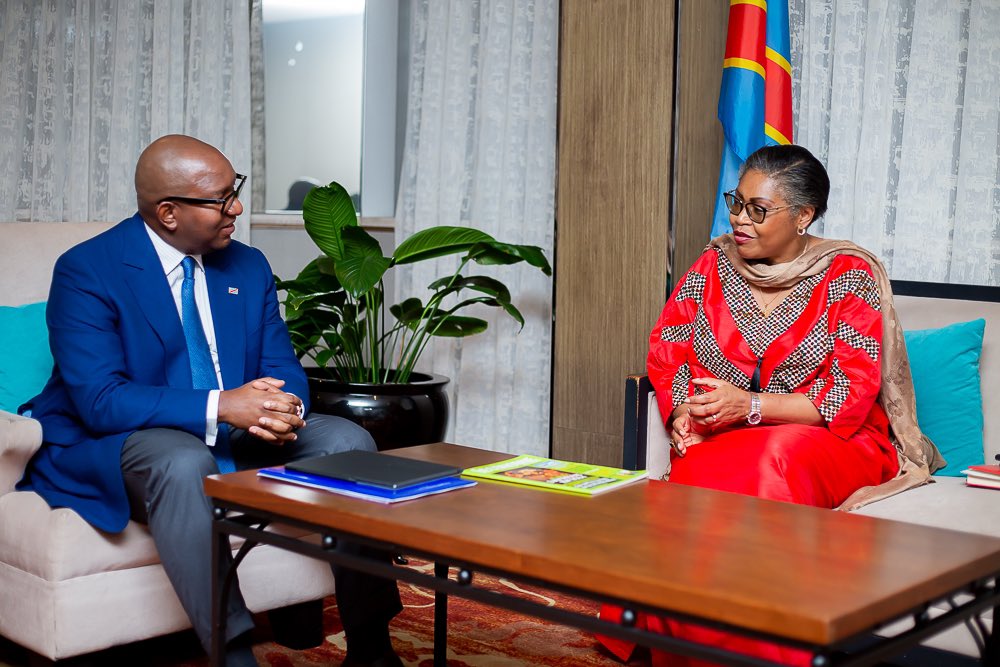 Formation du gouvernement : la nouvelle première ministre, Judith Suminwa échange avec son prédécesseur