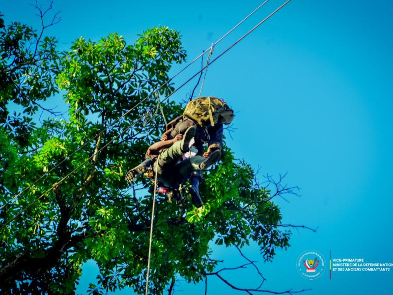 RDC : le VPM Bemba clôture la formation de la 31e brigade de commandos à Kindu 