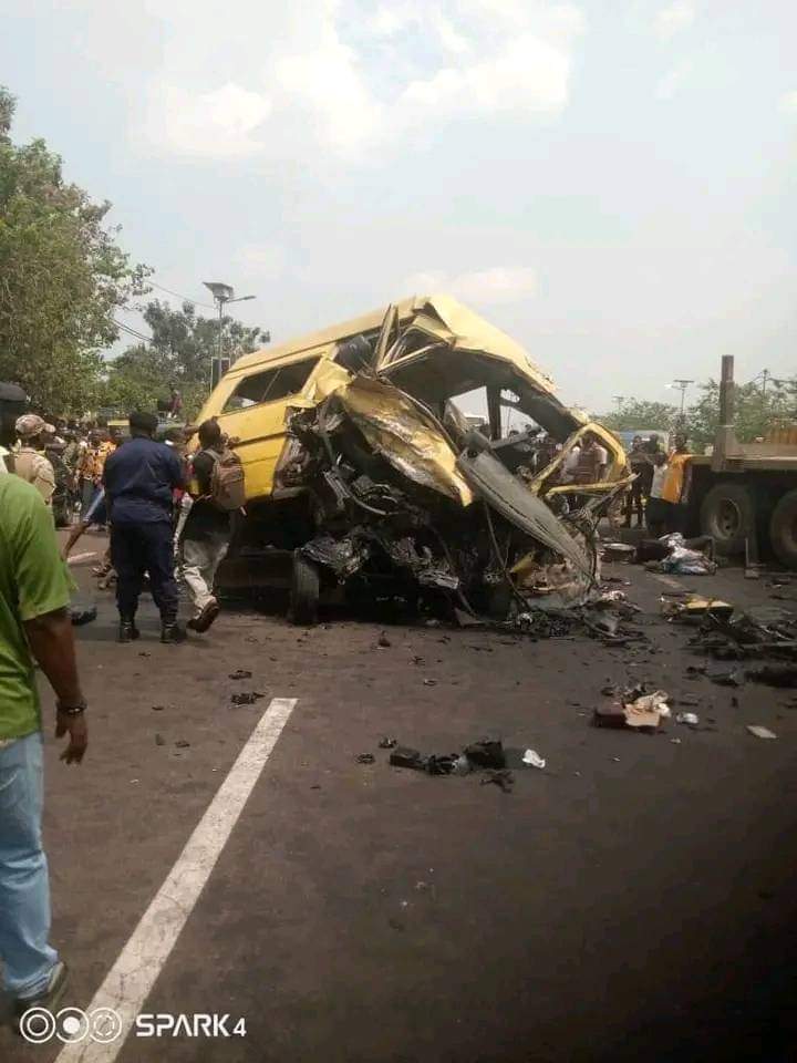 Kinshasa : un accident de la circulation fait des morts et des blessés devant l’aéroport international de N’djili