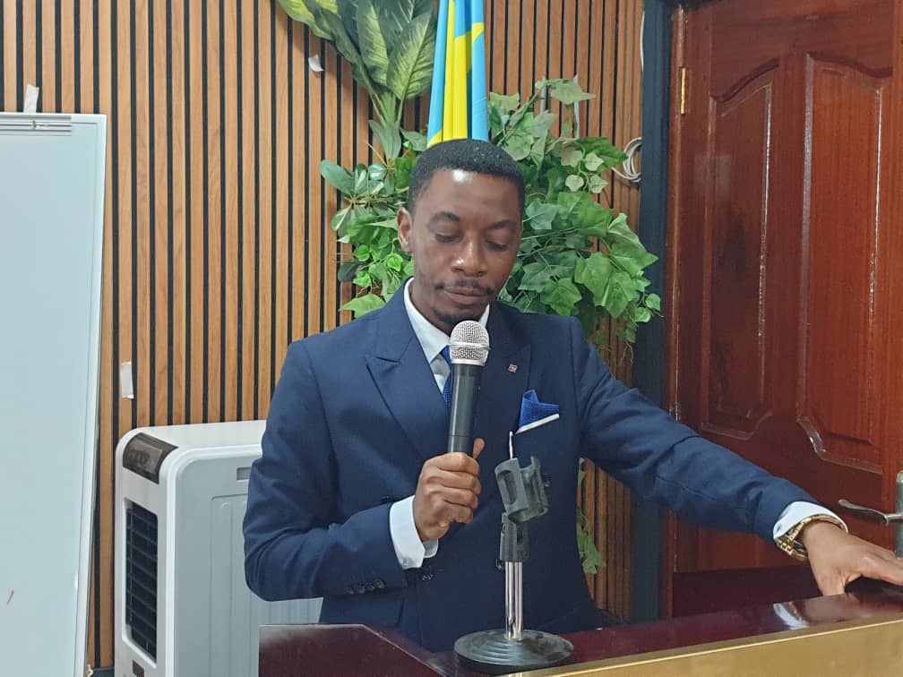 RDC : le député Wilondja Nepangi lauréat du Prix de mérite et d&rsquo;excellence des droits de l&rsquo;homme pour le développement