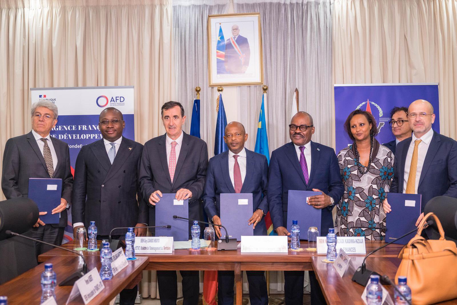 RDC: Le gouvernement signe une lettre d’intention pour la construction d’un corridor de 400 km reliant la RDC et la RCA