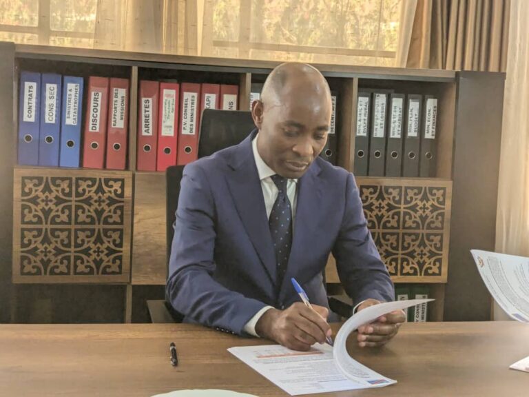 Sud-Kivu : le parti AREP de Guy Loando accueille le nouveau gouverneur Jean Jacques Purusi 