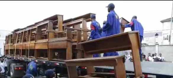 Service national : Des anciens Kulunas fabriquent des bancs pour l&rsquo;université de Kinshasa