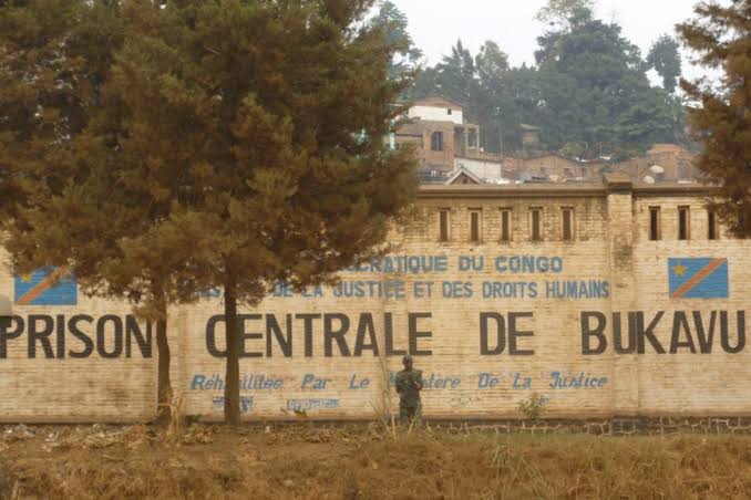 Décès de 4 prévenus à la Prison Centrale de Bukavu : le Gouverneur de province Jean-Jacques Purusi présente ses condoléances (Communiqué)