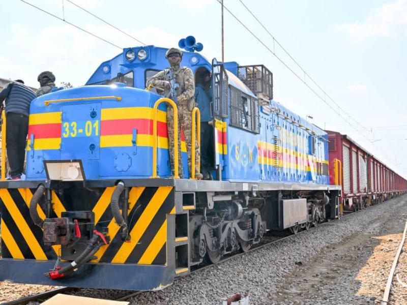 RDC : le Service national annonce l’érection d’une imprimerie pour manuels scolaires et une usine de confection de tenues pour couvrir les besoins annuels des FARDC et de la Police.