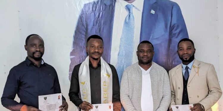 Sud-Kivu : Destin Murhula, Ferdinand Maisha et Mulenge Jamal adhérent dans le parti AREP de Guy Loando 