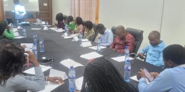 Bukavu : la Fondation hirondelle, des journalistes et des acteurs sociopolitiques discutent sur la lutte contre la désinformation