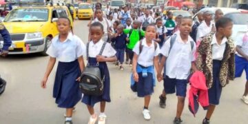 Bukavu: Par manque d&rsquo;enseignants, des élèves du secondaire donnent cours à ceux du primaire