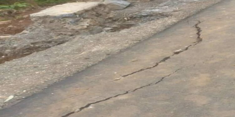 Sud-Kivu : des fissures observées sur le tronçon AMSAR-IITA avant même la fin des travaux